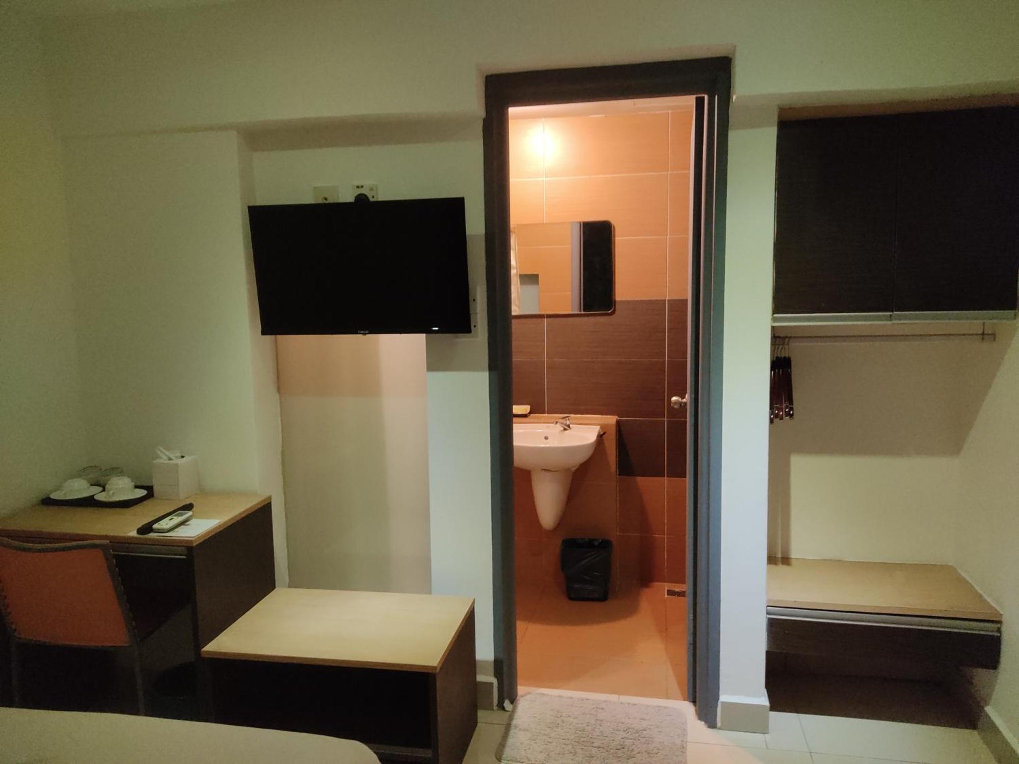 Jin Hotel Puchong Exterior photo