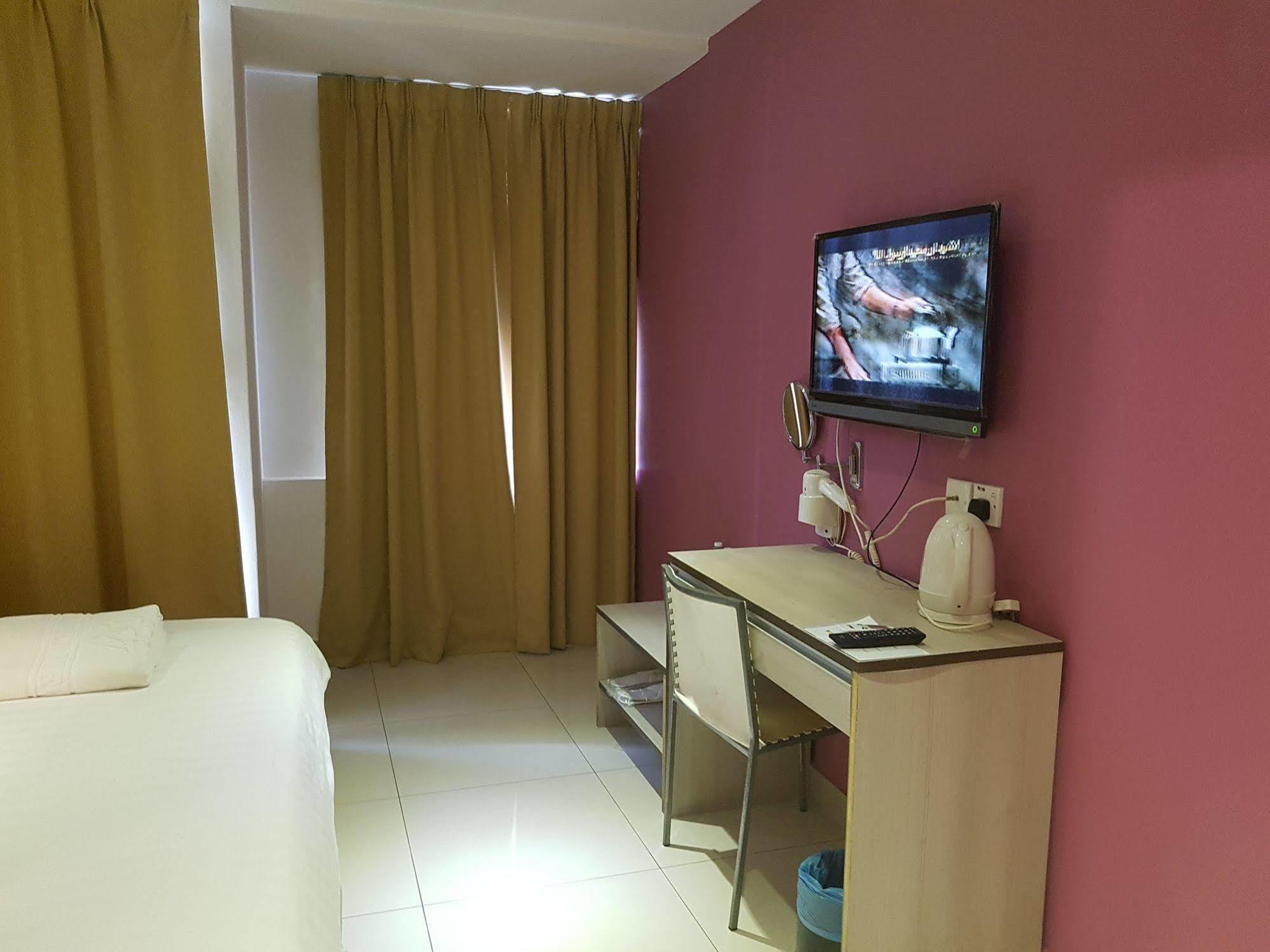 Jin Hotel Puchong Exterior photo