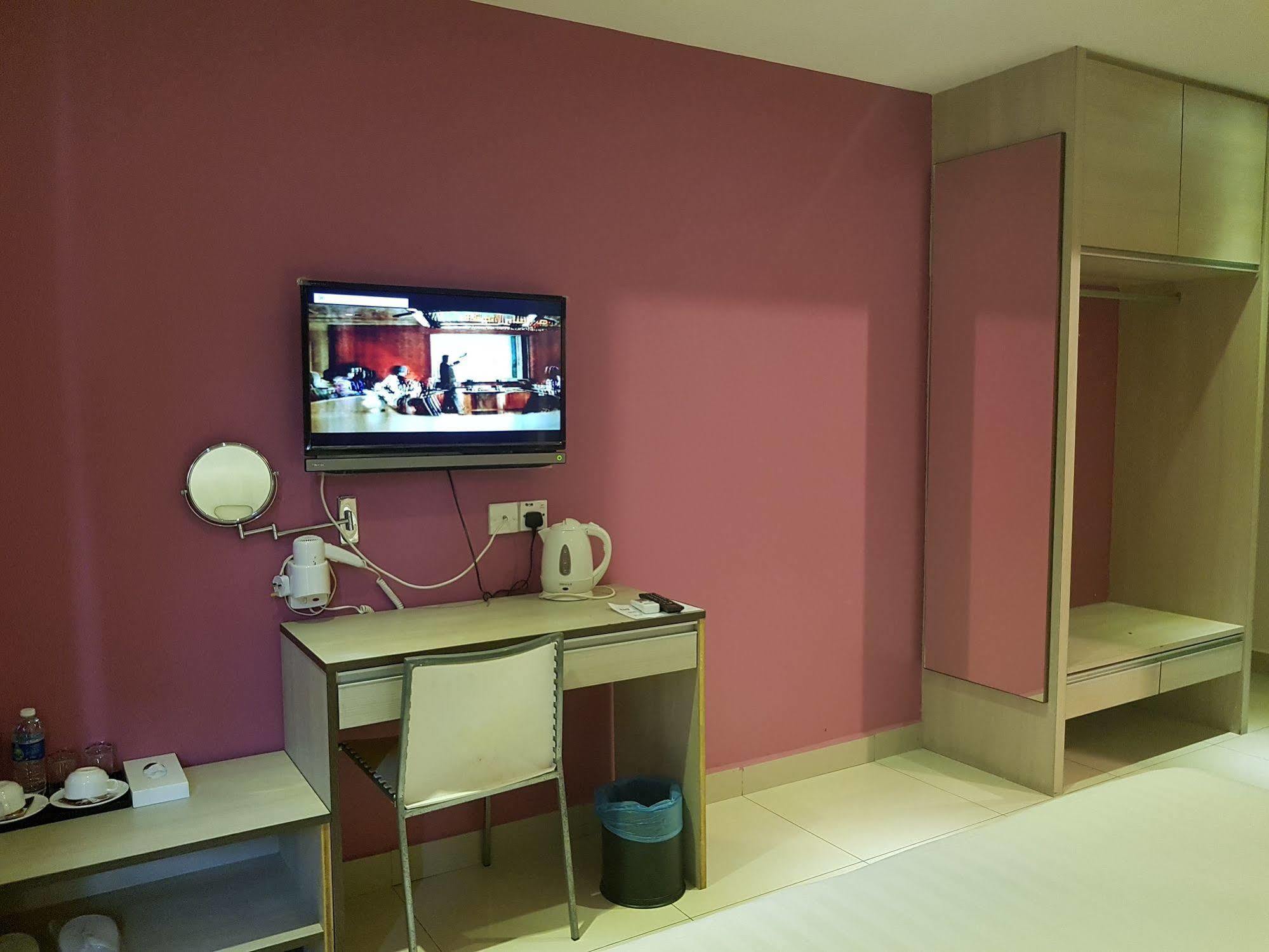 Jin Hotel Puchong Exterior photo