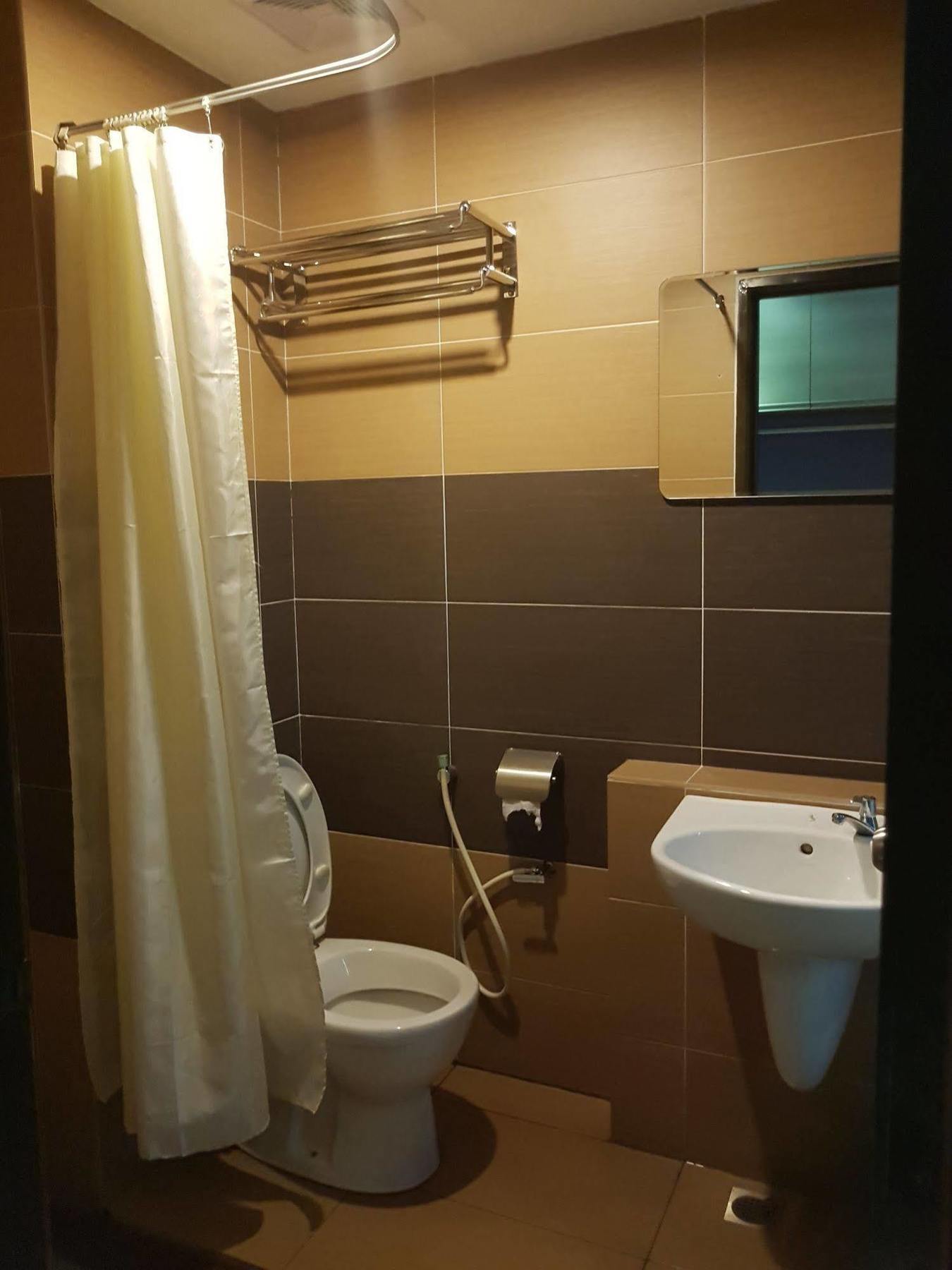 Jin Hotel Puchong Exterior photo