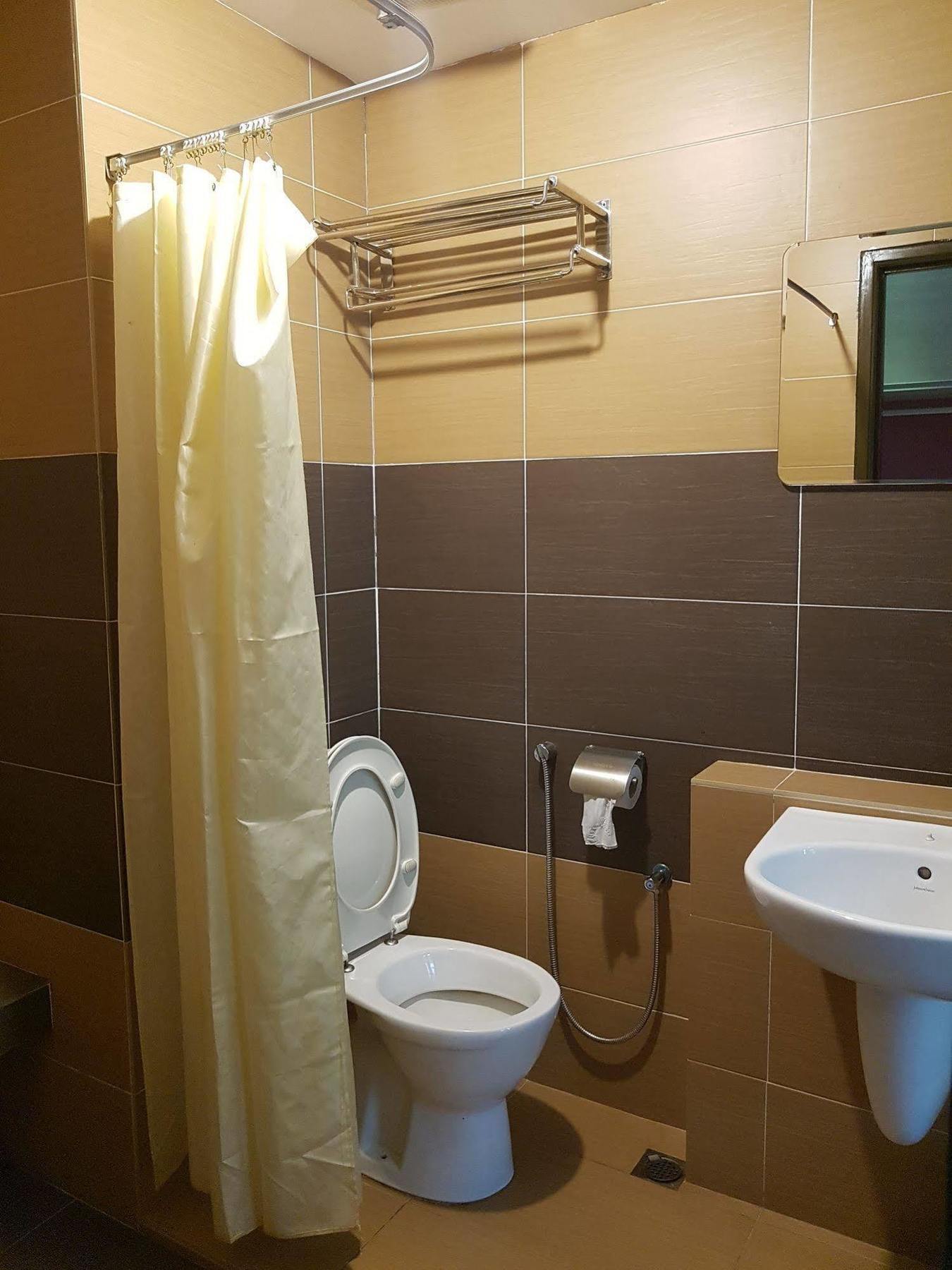 Jin Hotel Puchong Exterior photo