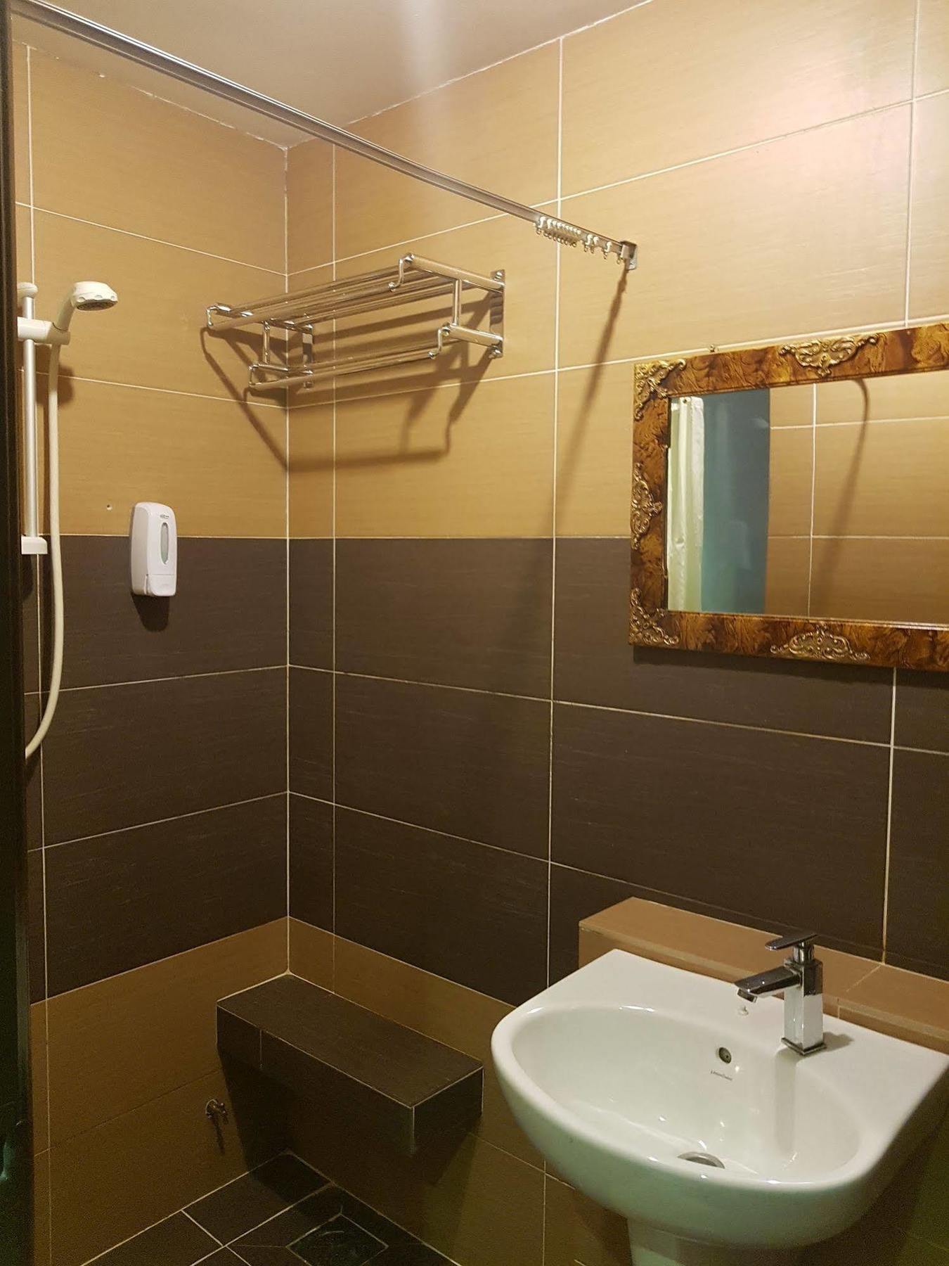 Jin Hotel Puchong Exterior photo