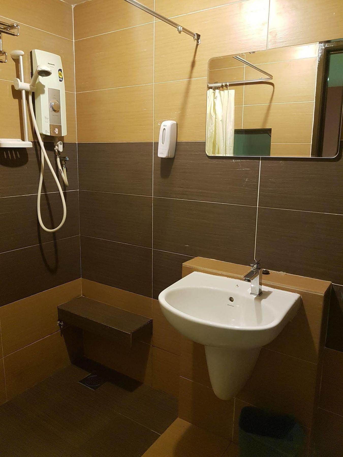 Jin Hotel Puchong Exterior photo