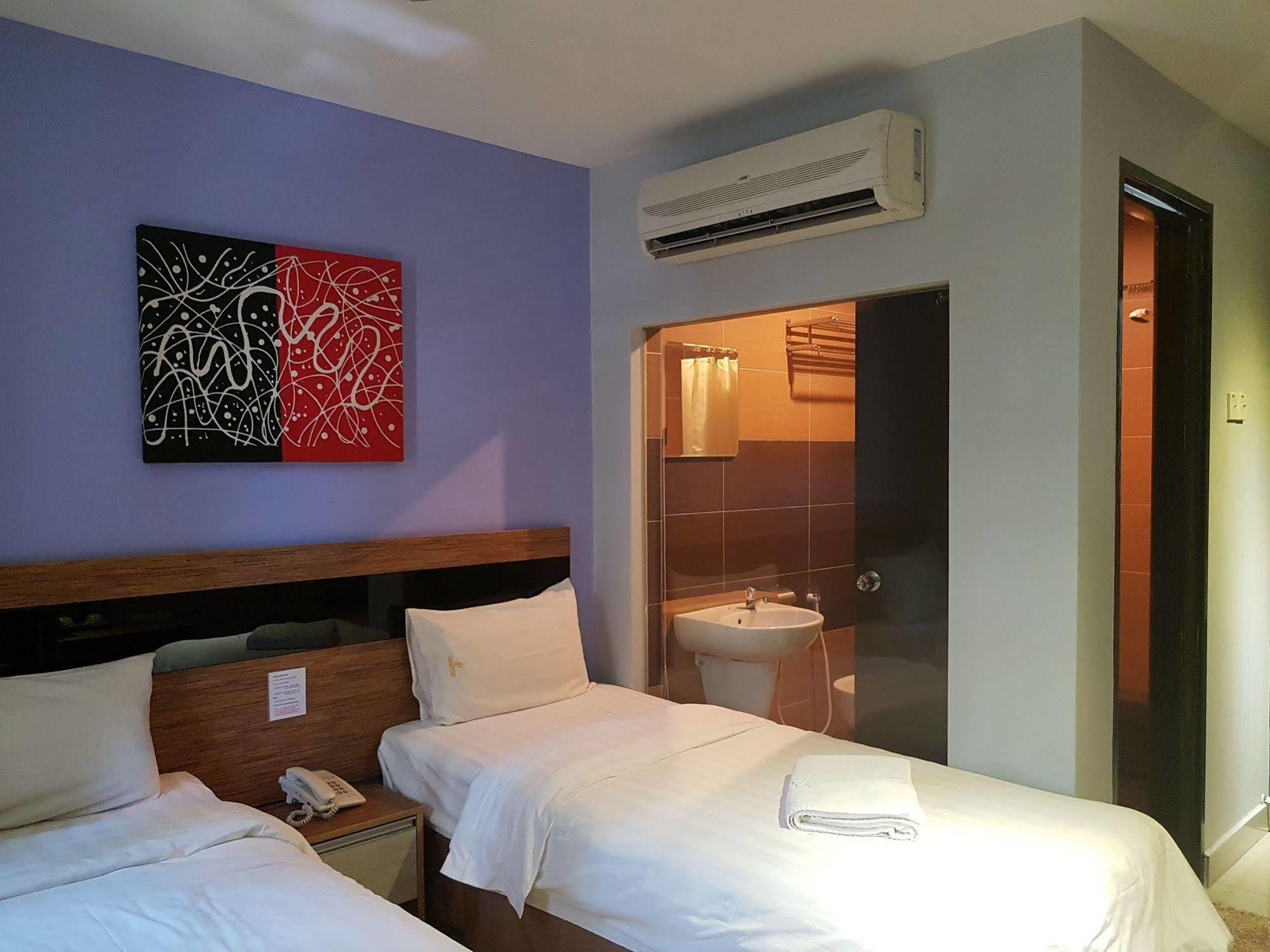Jin Hotel Puchong Exterior photo